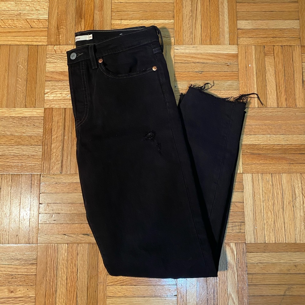 Black Levi’s - Distressed Wedgie Fit